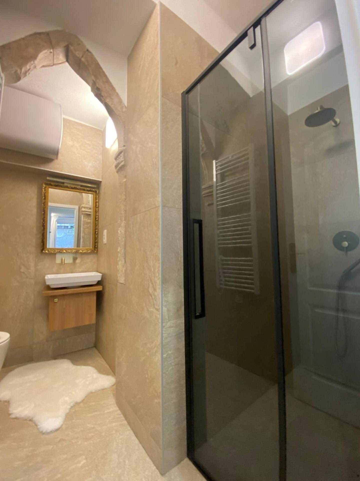 Diokletian's Golden Nest Apartment Split